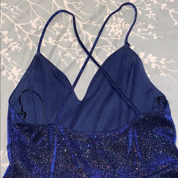 Dresses - Picture 2 of 7